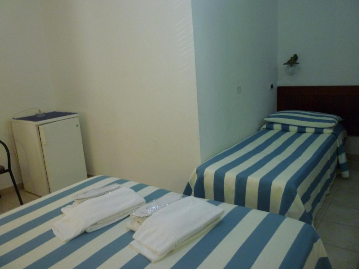 Hotel L'Ancora Santa Teresa Gallura Eksteriør billede