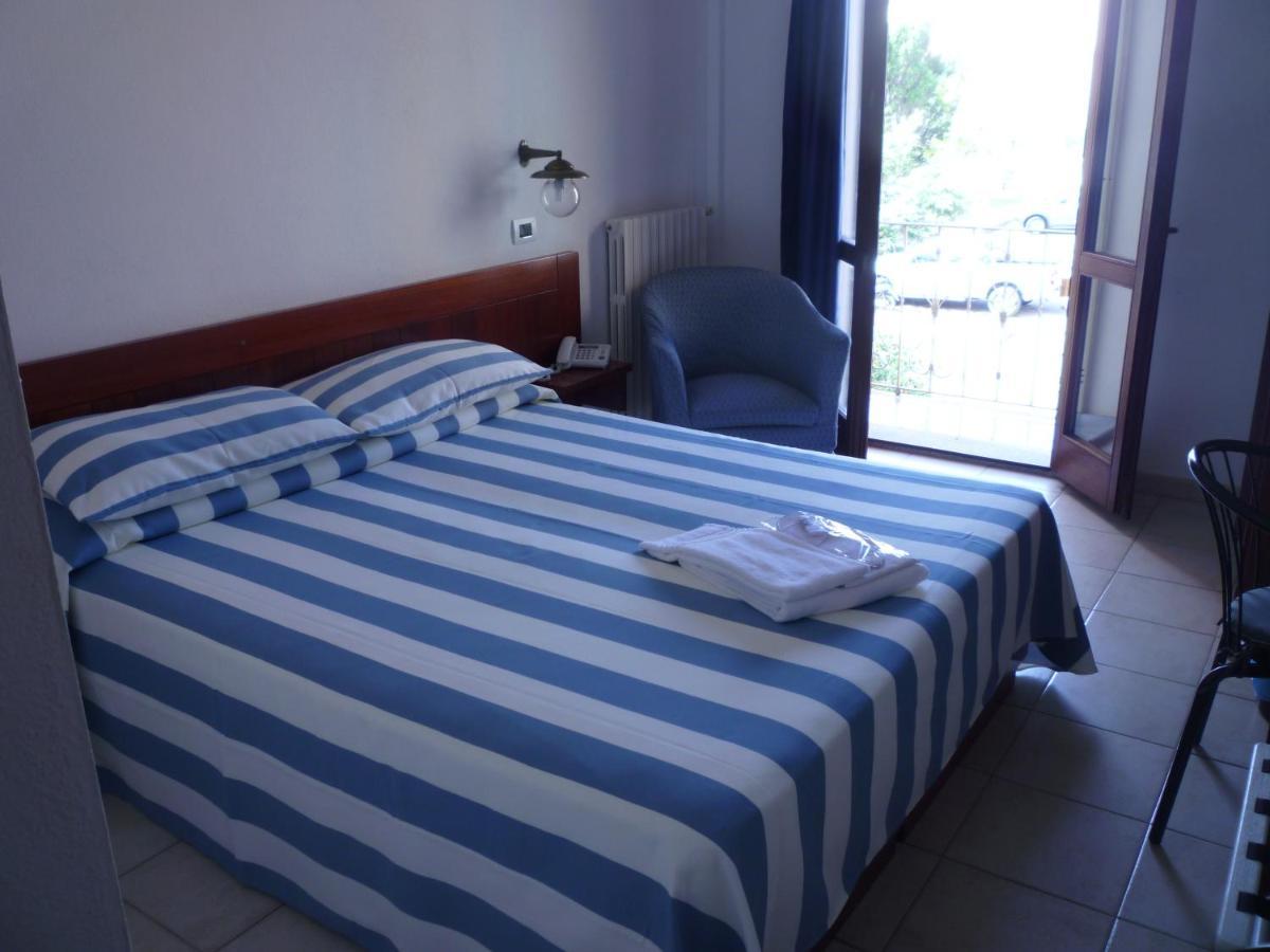 Hotel L'Ancora Santa Teresa Gallura Eksteriør billede