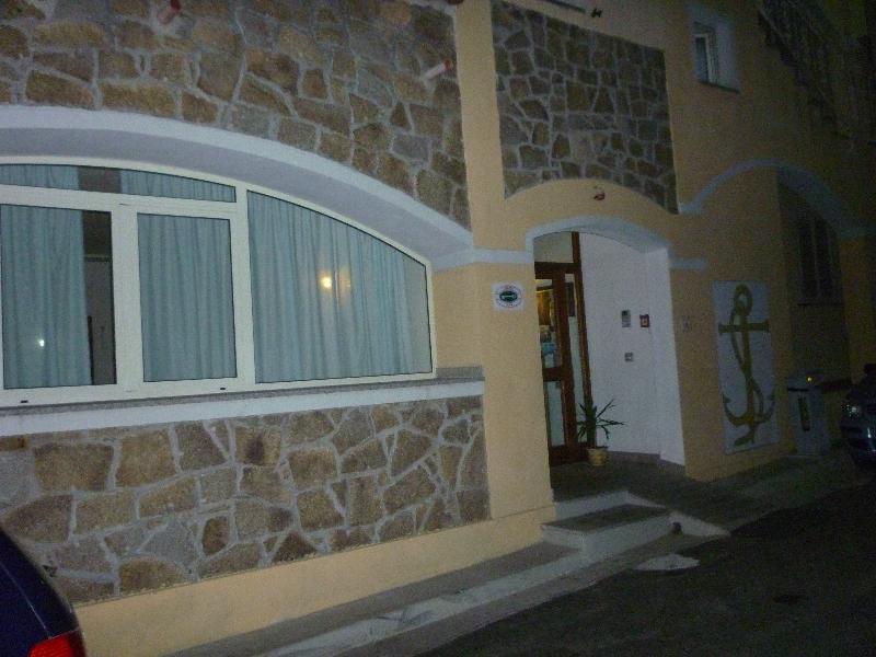 Hotel L'Ancora Santa Teresa Gallura Eksteriør billede
