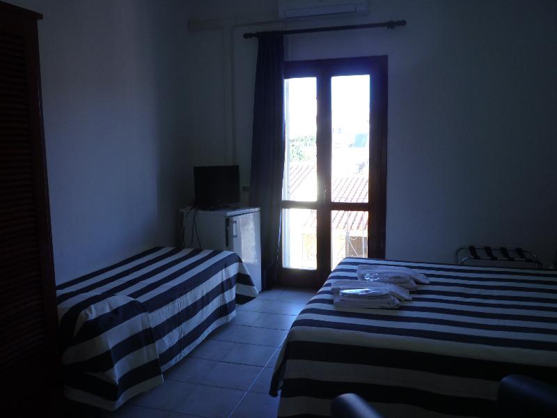 Hotel L'Ancora Santa Teresa Gallura Eksteriør billede